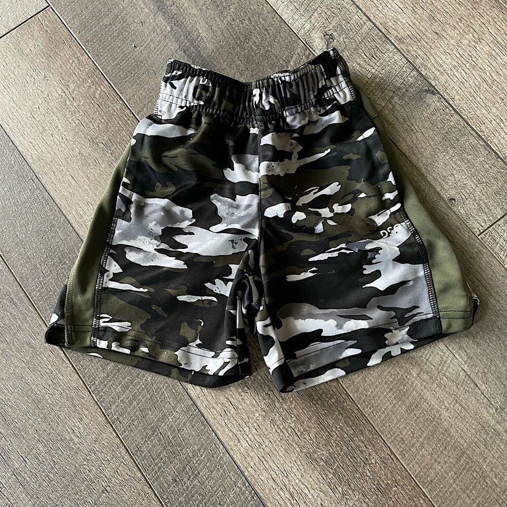 New! DSG Green/Black/Gray Camo Drawstring Active Shorts. Size XXS (4-5).
